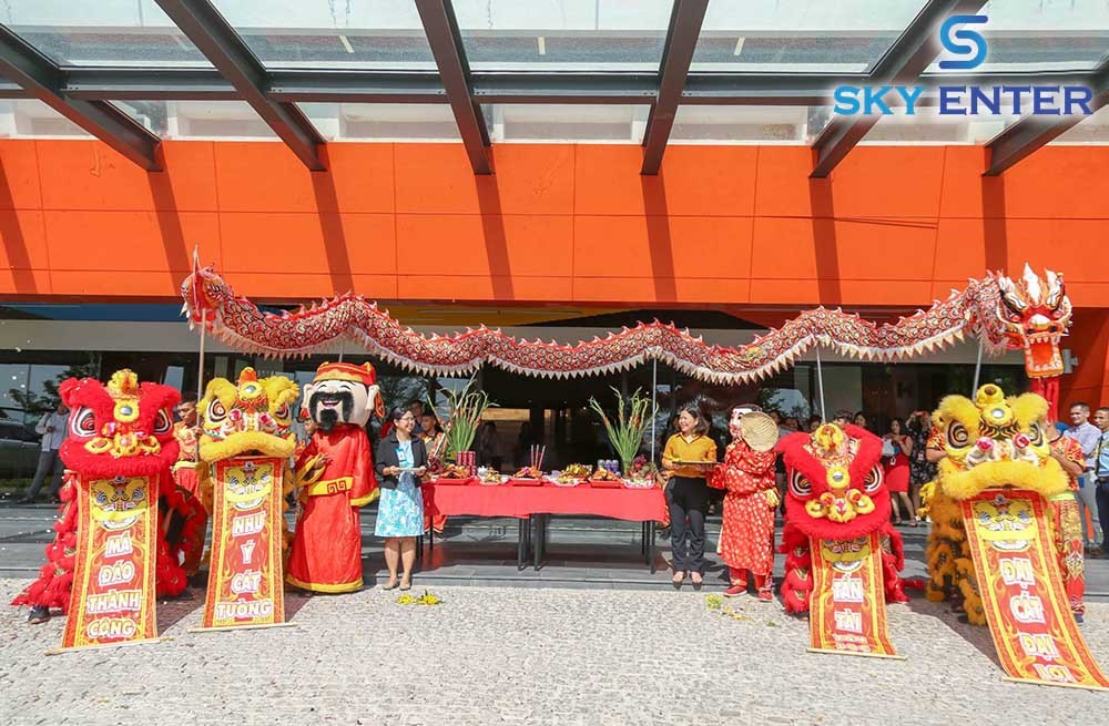 CUNG CÁP ĐOÀN LÂN SƯ RỒNG KHAI TRƯƠNG VP MỚI VNG CAMPUS